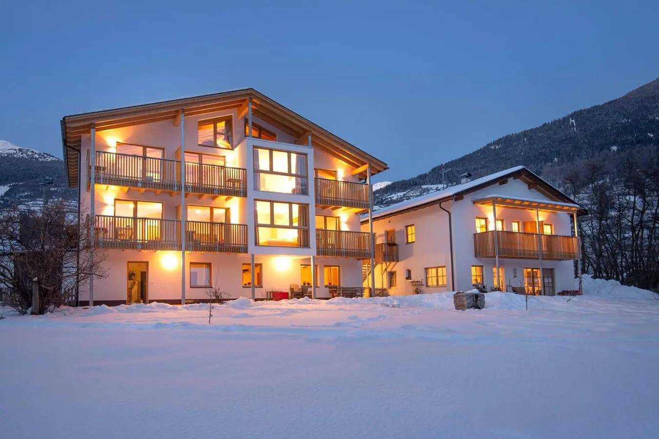 Ganzes Studio, Einzimmerapartment 'Hausergut Topaz' mit Bergblick, Gemeinschaftsgarten und Wi-Fi in Schluderns, Nationalpark Stilfser Joch