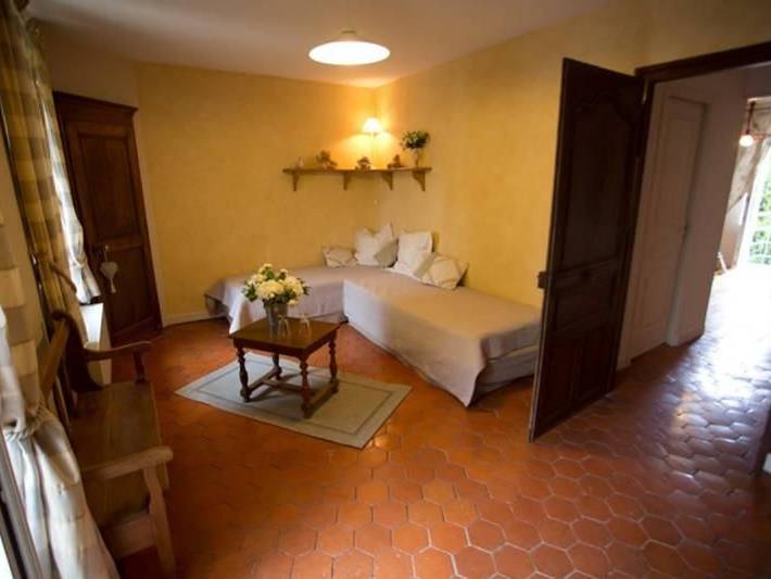 Renovated house in vineyard with private pool in Pommard, Beaune region