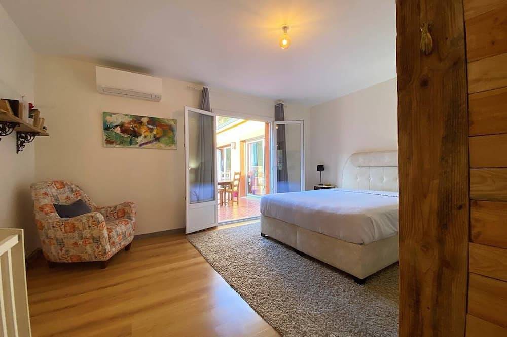 Comfortable villa - Family - Swimming pool - Spa-Terraces/Air conditioning. in Souillac, Lot