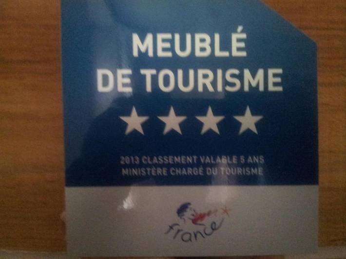 Location de vacances pour 3 personnes, avec terrasse et sauna ainsi que jacuzzi et piscine à Saint-Palais (Gironde) - 3