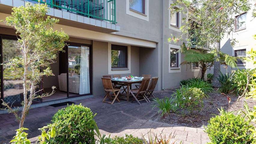 Holiday apartment for 6 people, with garden and pool in Nelson Bay