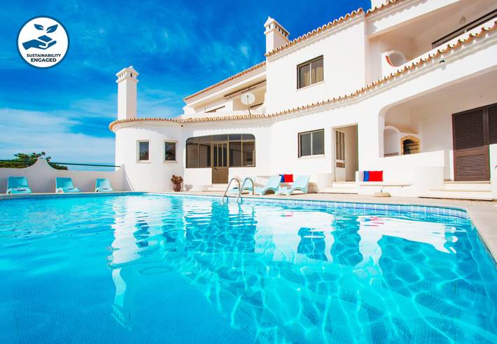 Apartment for 6 people, with Balcony and Terrace as well as Pool in Albufeira