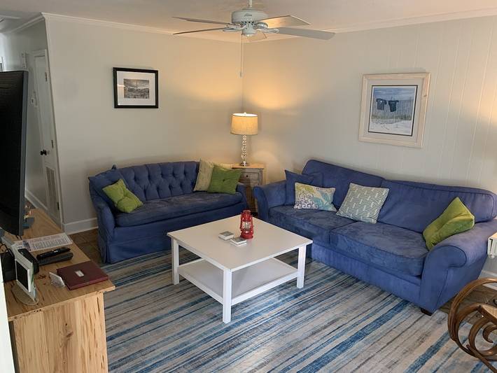 Vacation rental for 6 people, with yard and balcony, with pets in Folly Beach