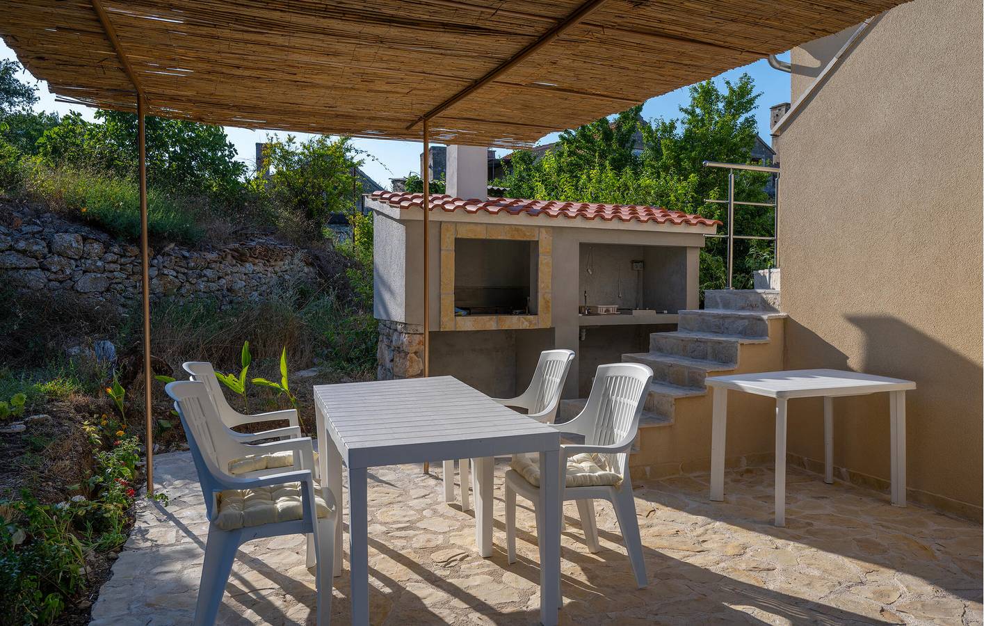 Ganze Ferienwohnung, Gemütliche 1-Zimmer-Wohnung mit Terrasse – 600 m vom Strand entfernt in Zlarin (Kroatische Adria), Dalmatinische Inseln