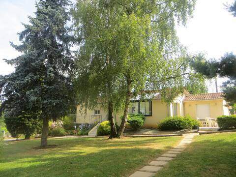 Appartement de vacances pour 4 personnes, avec vue et jardin ainsi que piscine et terrasse