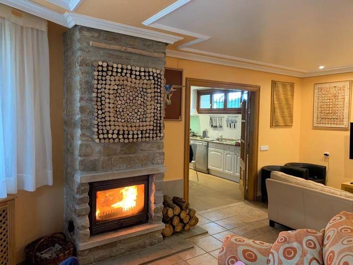 Casa de vacaciones para 14 personas, con vistas además de jardín y piscina en Navarra - 2