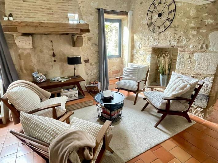 Location de vacances pour 14 personnes, avec piscine et jardin, adapté aux familles à Eynesse - 2