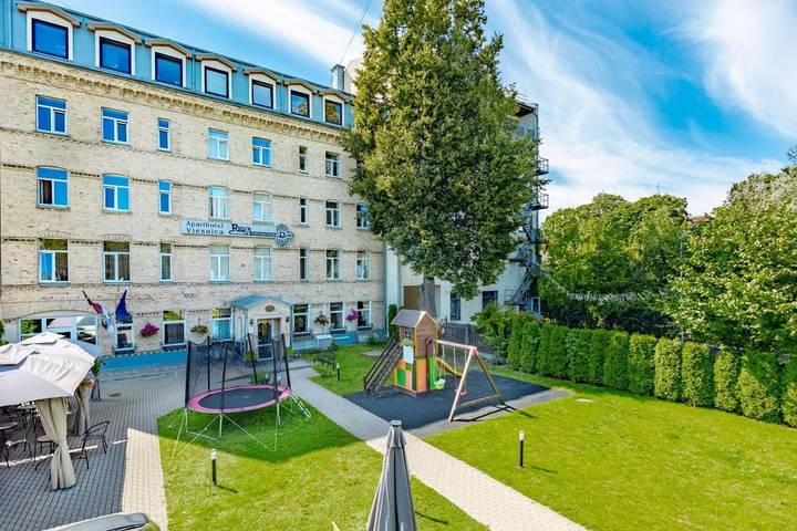 Ferienhaus für 2 Personen, mit Terrasse und Garten in Riga