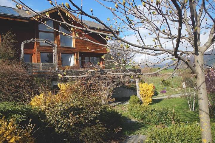 Chalet pour 7 personnes, avec terrasse et jardin à Embrun