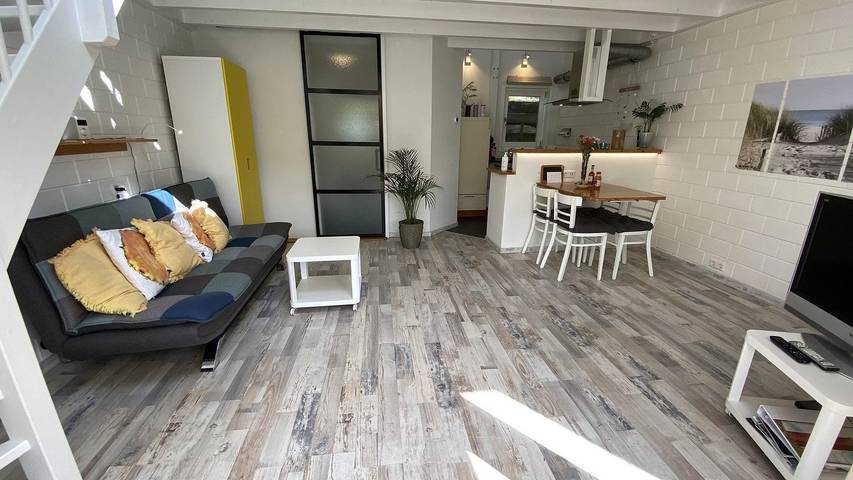 Ferienhaus für 3 Personen, mit Balkon/Terrasse und Whirlpool sowie Terrasse und Sauna in Scharendijke - 2