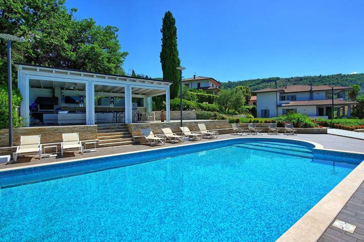Villa per 12 persone, con piscina e terrazza, con animali domestici - 1