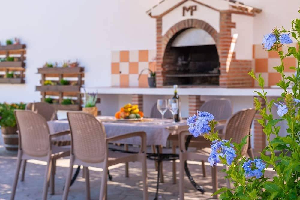 Casa Rural Moreno Canillas de Albaida by Ruralidays in Canillas de Albaida, Provincia de Málaga