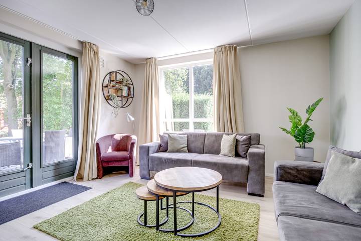 Vakantiepark 't Broeckhuys — 6 - Persons Lake Area 40 Bungalow in Betuwe