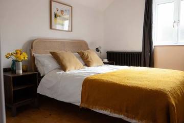 Log Cabin for 2 People in Matlock, Derbyshire, Photo 1