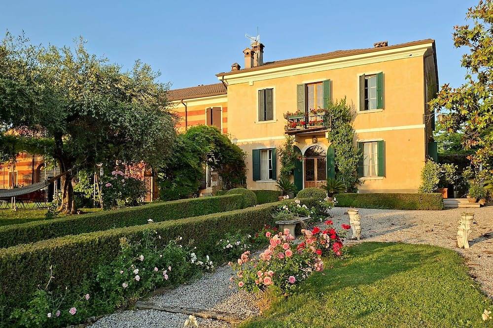 Villa I Broi - wonderful view and private pool in Cisano, Bardolino