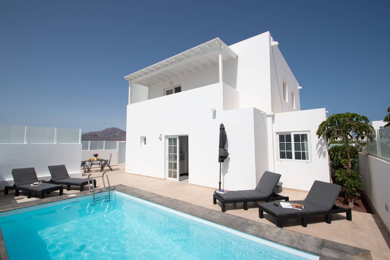 Ferienhaus 'Leize Con Piscina' mit Meerblick, Wi-Fi und Klimaanlage in Playa Blanca, Yaiza