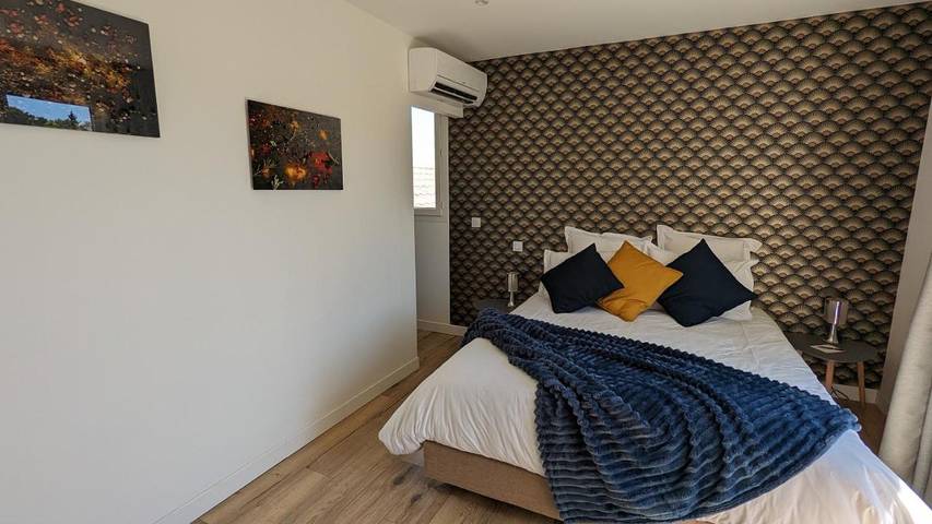 Chambre d’hôte pour 2 personnes, avec Terrasse et Jacuzzi ainsi que Jardin et Piscine