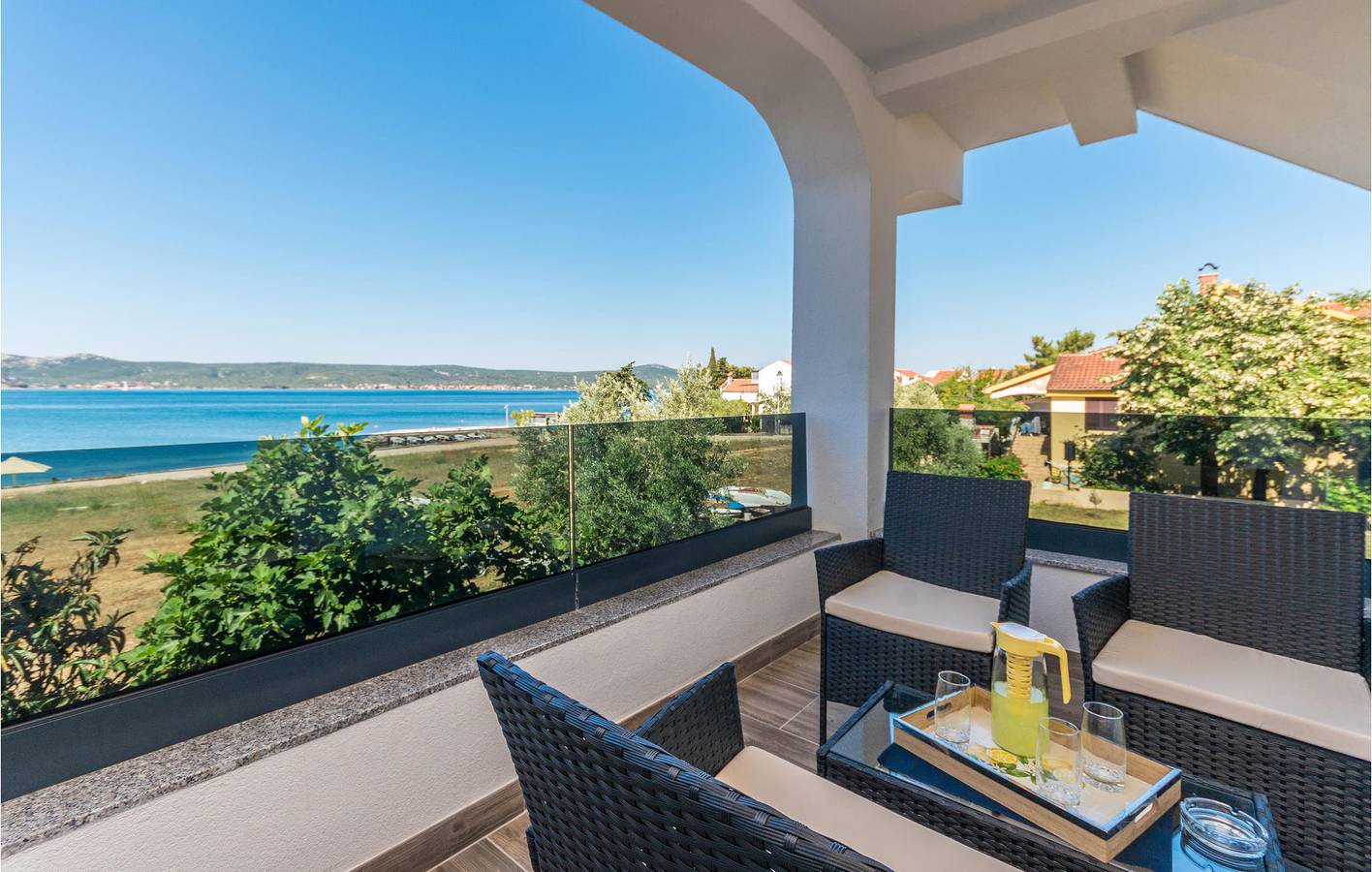 Cijeli apartman za odmor, Apartman za odmor za 4 osoba s pogled na jezero in Općina Sveti Filip i Jakov, Zadarska županija