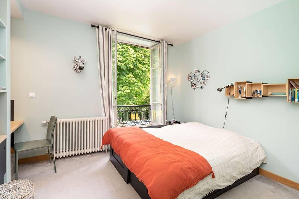 Les Gargouilles - House with crazy charm heated pool and garden in Caluire-et-Cuire, Rhône