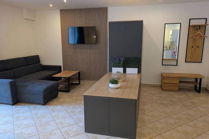 Ferienwohnung für 2 Personen, mit Balkon und Garten sowie Pool und Sauna in Bad Gastein
