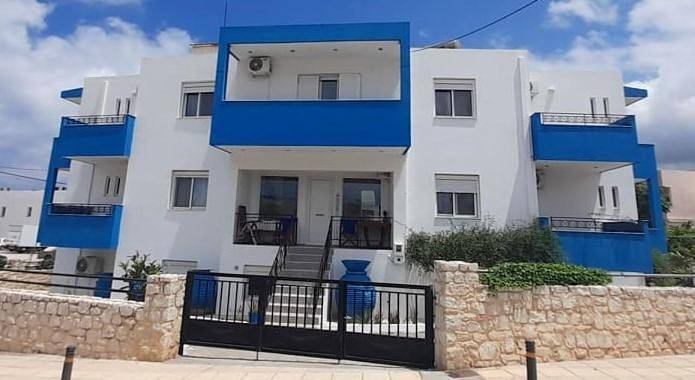 Ferienwohnung für 2 Personen, mit Balkon und Terrasse sowie Garten und Ausblick in Sitia