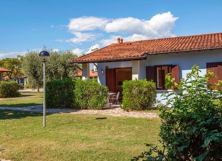 Bungalow für 4 Personen, mit Garten und Terrasse sowie Pool und Whirlpool, kinderfreundlich am Gardasee - 3