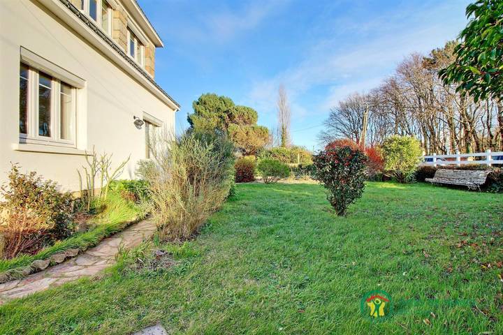 Gîte pour 7 personnes, avec Terrasse et Jardin à Locoal-Mendon - 2