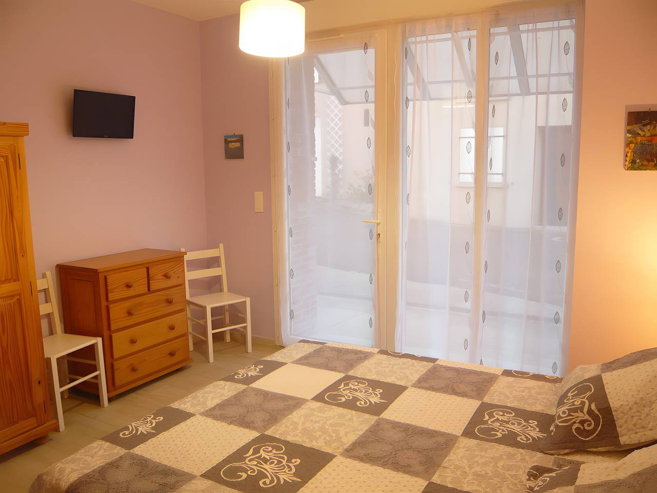 Chambre d'hôtes « Chambre du Caroux » avec Wi-Fi in Saint-Martin-de-l'Arçon, Région de Béziers