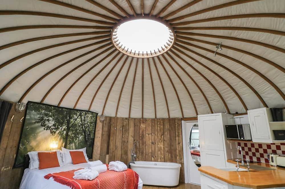 Lakeview Yurt, Beckford in Beckford, Worcestershire