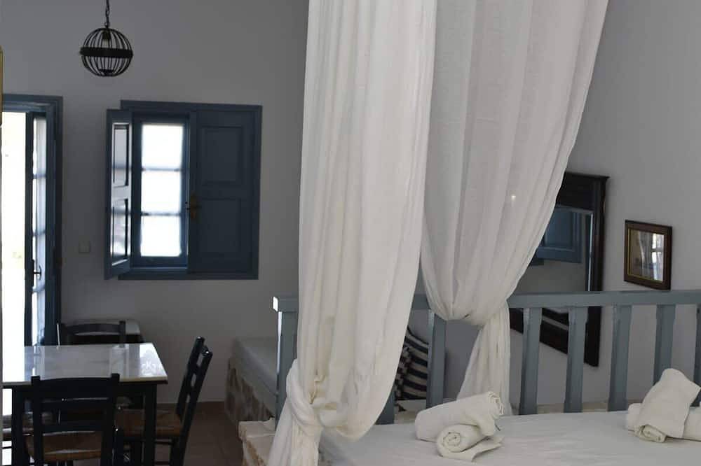 Appartamento intero, Patmos Cute Seafront Studios Escape for 3 in Dodecaneso