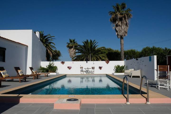 Maison d’hôte pour 2 personnes, avec vue ainsi que piscine et jardin dans Odiáxere