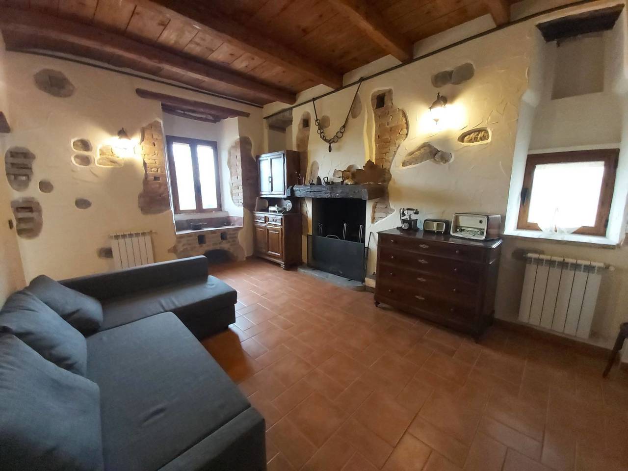 Leone D'Oro in Ripatransone, Ascoli Piceno Province