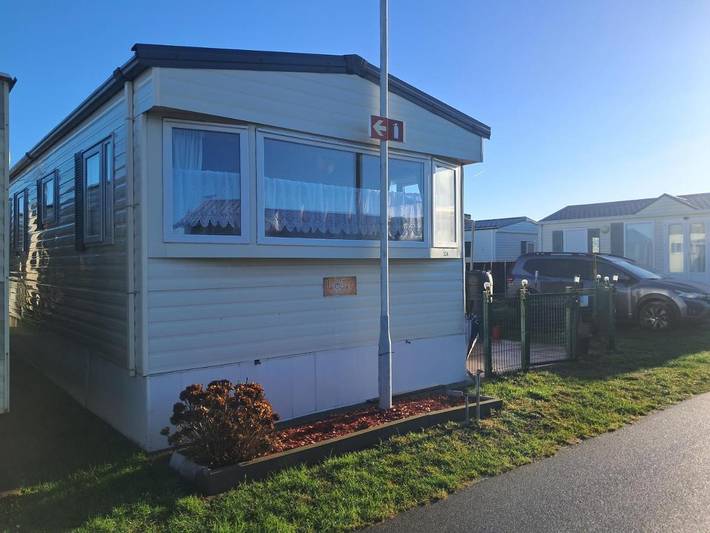 Camping pour 3 personnes, avec jardin et piscine