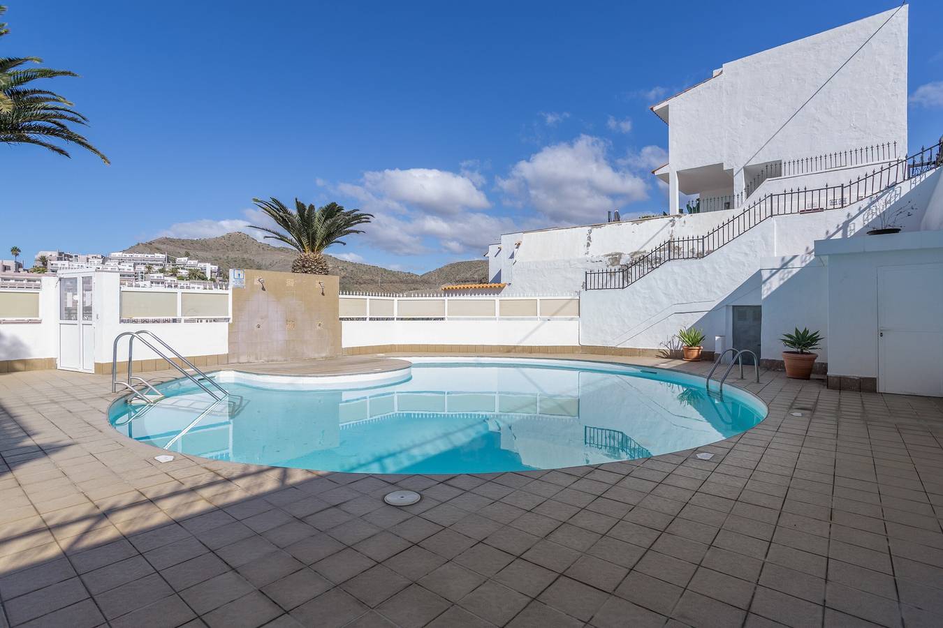 Apartamento inteiro, Apartamento 'Bem-vindos à Zona Relax' com Vista Mar, Wi-Fi e Ar Condicionado in La Verga, Mogán