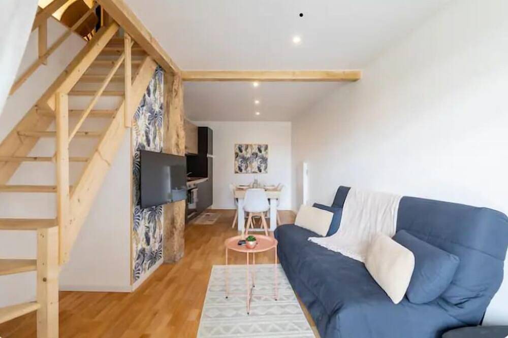 Entire apartment, Charmant T4 in Briord, Belley