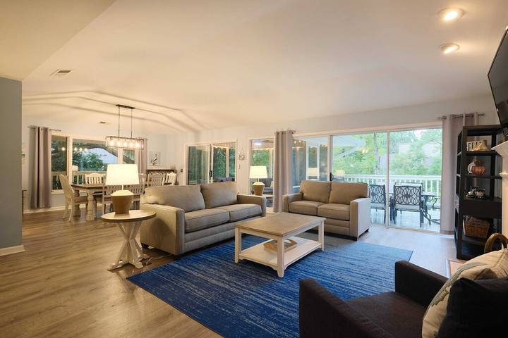 Vacation rental for 10 people, with yard and hot tub in Palmetto Dunes