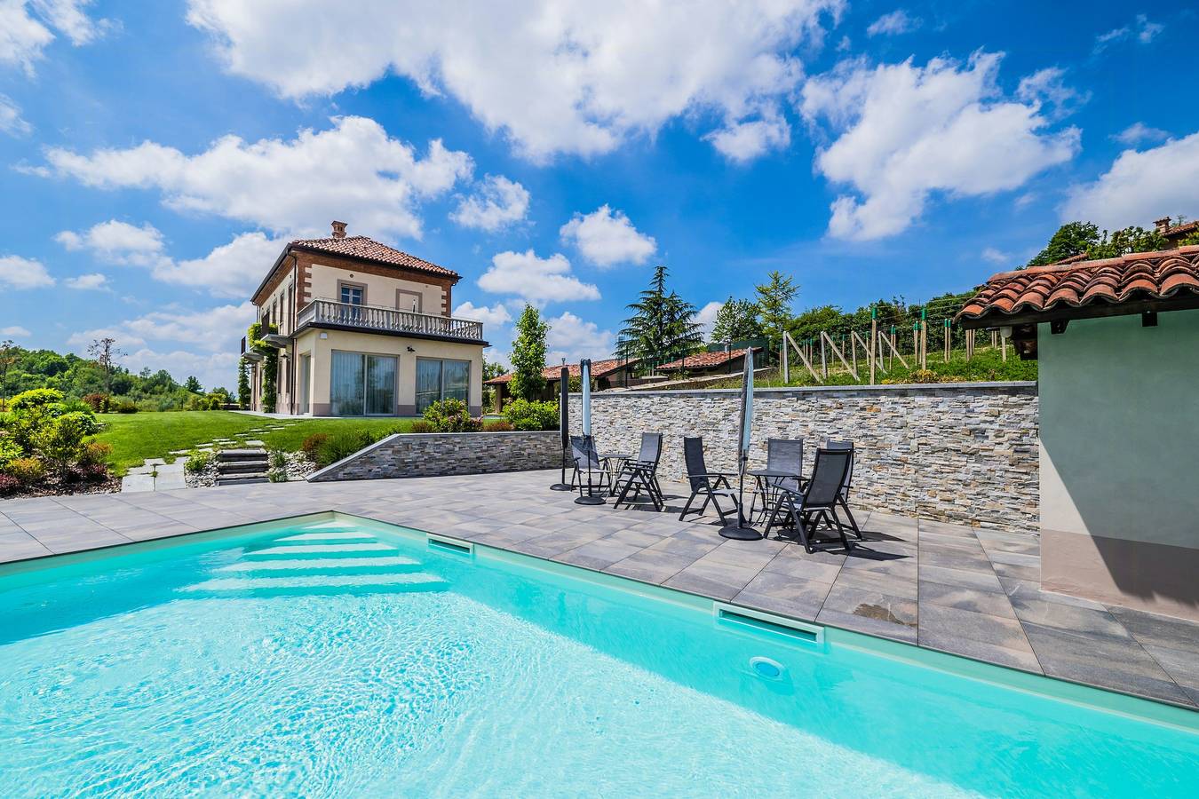 Villa del primo Novecento a Monforte d'Alba in Monforte d'Alba, Langhe