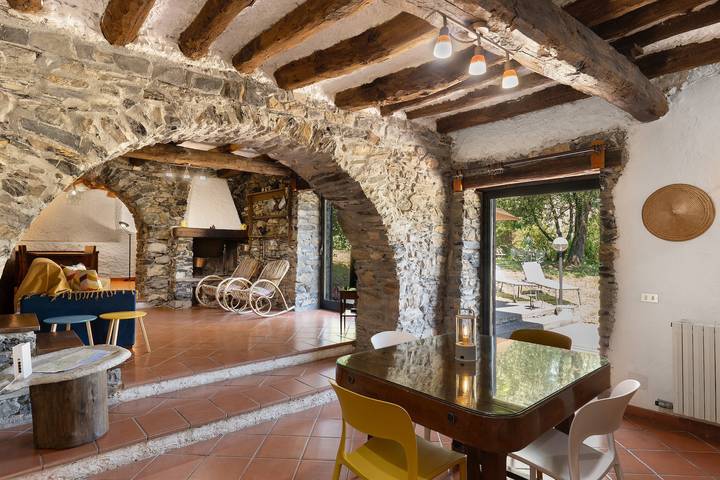 Vakantiehuis 'Franca Nature Holidays' met privéterras, privétuin en Wi-Fi in Rezzo, Ligurische Alpen