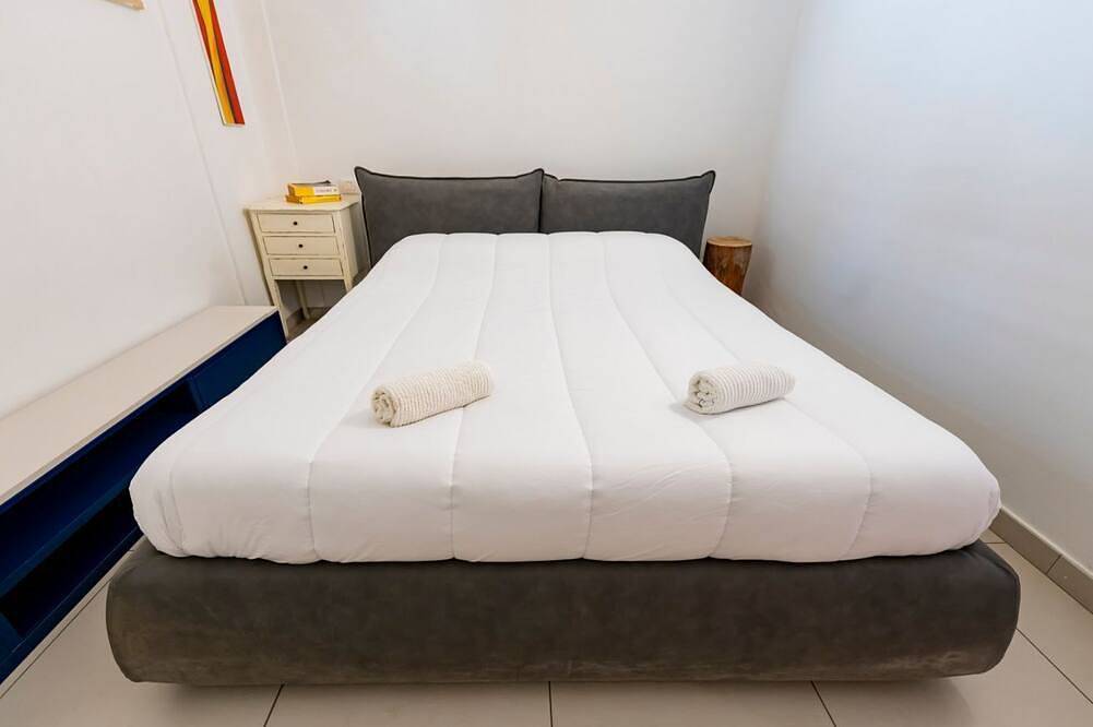 Appartement entier, Guesthost - A comfortable and welcoming 64 square meters apartment, perfect for four people, located on the ground floor of a renovated period villa with a private entrance.The property is located in Alba Adriatica, a town famous for its long sandy beach in Alba Adriatica, Côte Adriatique Abruzzes