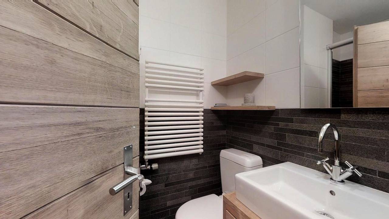 Appartement entier, Appartement de vacances pour 6 personnes avec balcon in Furtschellas, Segl