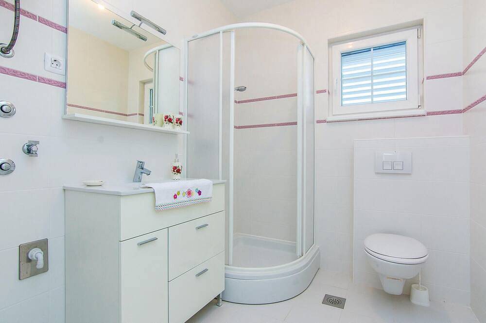 Apartamento entero, Increíble apartamento en Pakostane con Wifi in Pakostane, Region de Zadar
