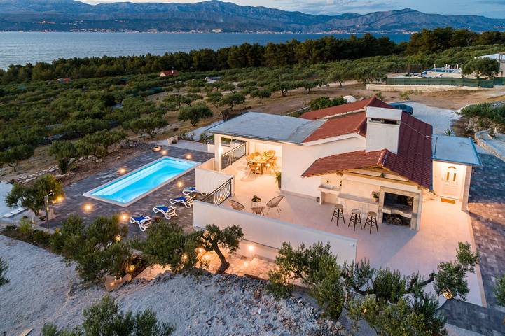 Villa pour 6 personnes, avec jardin et piscine à Splitska - 4