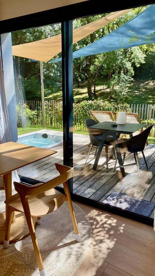 Chambres avec Jacuzzi privatif - Kassiopée Bed & Spa in Albi, Région d'Albi