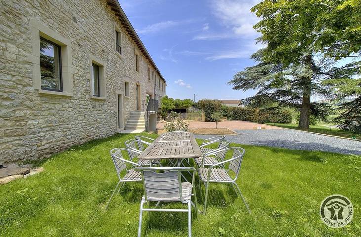 Gîte pour 6 personnes, avec jardin dans Rhône - 3