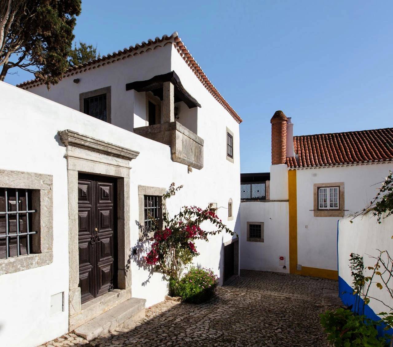 Torre de Maneys in Óbidos, Leiria distrito