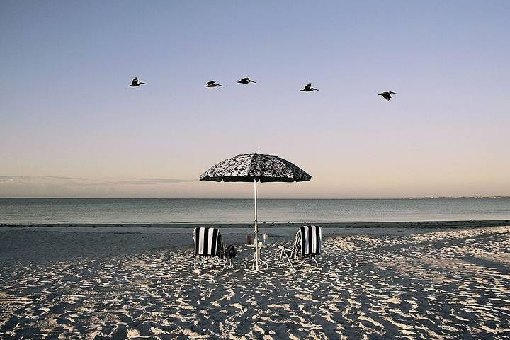 Vacation rental for 4 people, with pool and balcony as well as yard in Gulf Coast