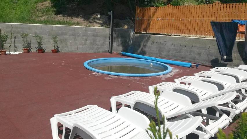 Location de vacances pour 2 personnes, avec terrasse ainsi que jardin et piscine dans Mureș - 2