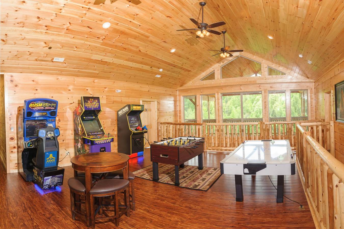 Luxury 14Br Haven: Views, Games, Hot Tubs & More! in Pittman Center, Sevier County