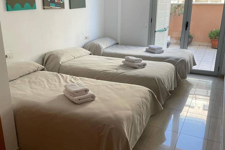 Ferienwohnung für 5 Personen, mit Pool und Terrasse sowie Whirlpool in Badalona - 2