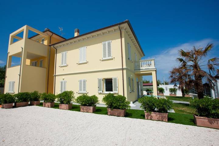 Camping für 4 Personen, mit Whirlpool und Pool sowie Garten und Kinderpool, kinderfreundlich in Marche - 3